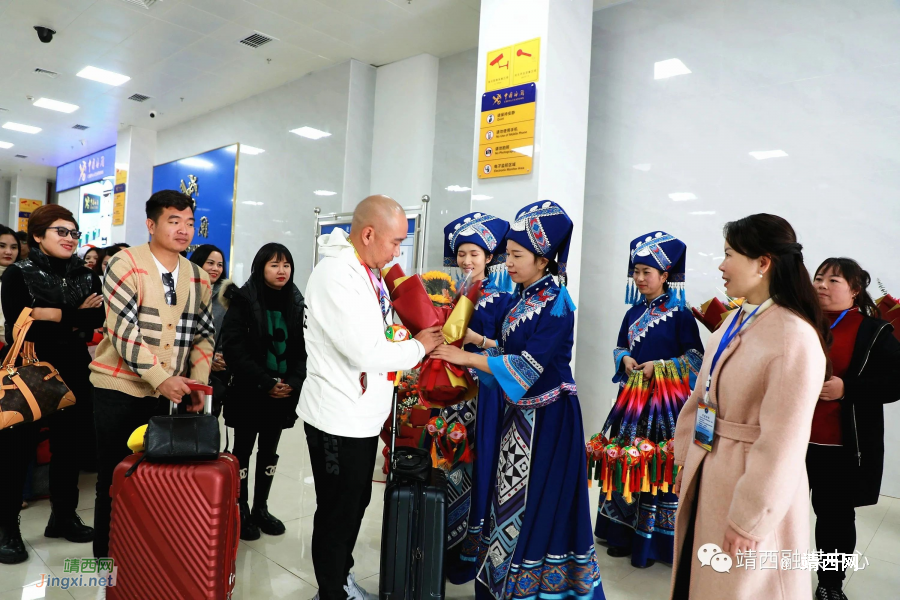 中国龙邦—越南茶岭国际性口岸首批旅客顺利通关！ - 靖西市·靖西网