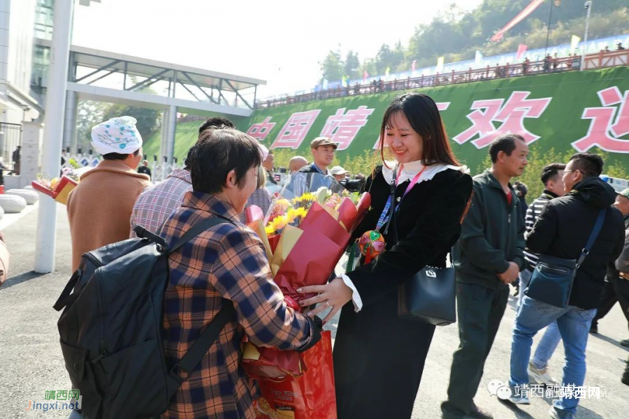 中国龙邦—越南茶岭国际性口岸首批旅客顺利通关！ - 靖西市·靖西网